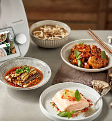 菌菇汤/清蒸柠檬三文鱼/凉拌茄子/三杯鸡