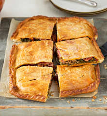 Empanada de lacón con grelos