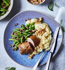 Schweinefilet mit Kartoffel-Sellerie-Stampf und Nussbutter