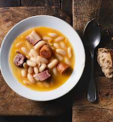 Fabada Asturiana (Estufado de feijão-branco asturiano)