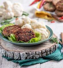 Kotlety z piersi indyka i pełnoziarnistej kaszy orkiszowej