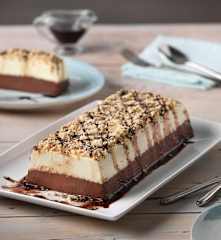 Postre dos chocolates y avellanas