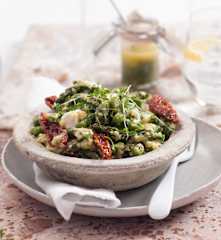 Sałatka ze szparagami i kaszą jaglaną