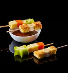 Antonio Bachour: Fondue au fruit de la passion, brioche et fruits tropicaux (métrique)