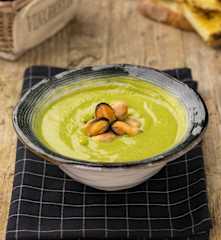 Cozze su crema di zucchine