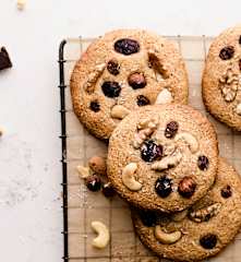 Cookies de avena con frutos secos y base de chocolate
