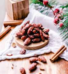 Amandes grillées au miel et à la cannelle