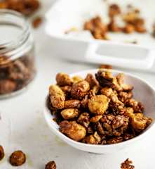 Noix au curcuma et au miel