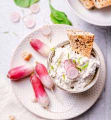 Cream cheese spread with radishes