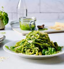 Linguine mit Pesto Primavera