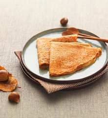 Crêpes di farina di castagne con composta di mele