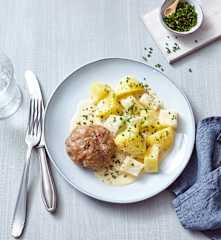 Lammfrikadellen auf Mairübchenragout