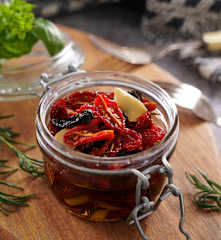 香料油漬風乾小番茄