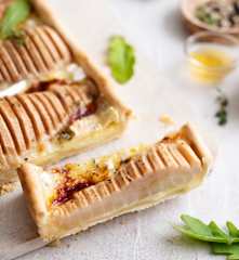 Tarte poire et brie