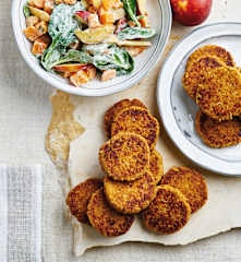 Hambúrgueres de atum com salada fresca de batata-doce