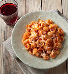 Orecchiette in rosso con pancetta (senza glutine)