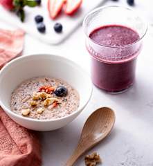 Porridge di frutta secca; frullato rosso (Bimby Friend)