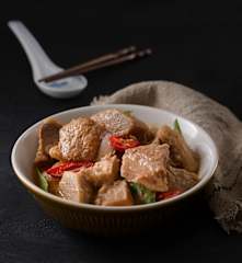 芋頭腐乳燒小排