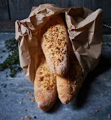 Mandel-Kräuter-Stangen