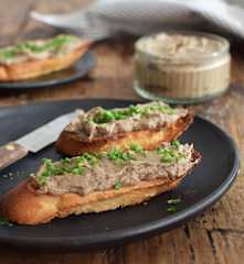 Brusqueta de paté de hongos con trufa