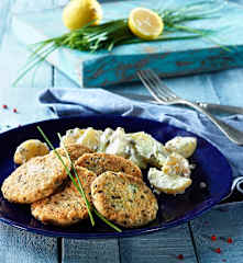 Balık Köftesi ve Kaparili Patates Salatası