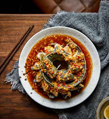 清蒸盘龙鳗配柠檬姜味汁