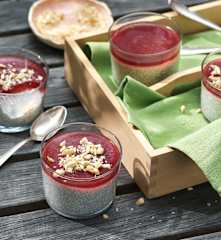 Mandel-Chia-Pudding mit Cranberryspiegel (vegan)