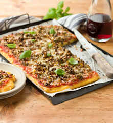 Polenta Pizza mit RUPP Rauchkäse Chili Paprika