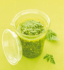 Pistou de fanes de carottes