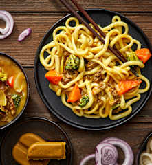 蔬菜咖喱牛肉乌冬面