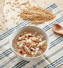 銀耳蘋果燕麥粥