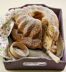 Kärntner Reindling mit Vanillepudding