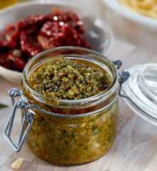 Bärlauch-Tomaten-Pesto