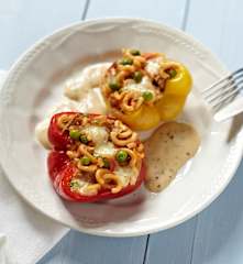 Paprika mit Nudel-Mozzarella-Füllung