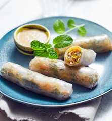 Summer Rolls mit Erdnusssauce