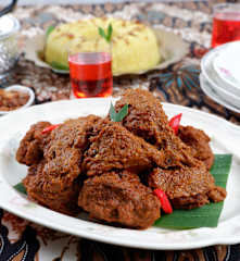 Rendang Tok with Pulut Kuning (Perak Beef Rendang with Yellow Glutinous Rice)