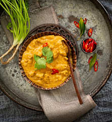 Chicken korma with cashews