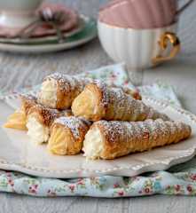 Custard horns