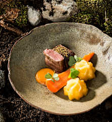 Rehfilet mit Prinzessinnenerdäpfel und Karottengemüse