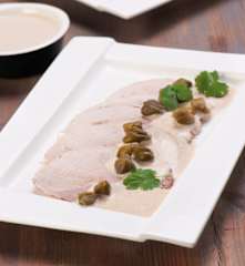 Vitello tonnato - mięso na zimno z sosem z tuńczyka