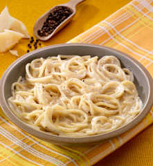 Spaghettoni cacio e pepe