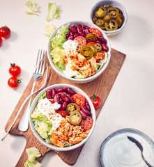 Meksykański bowl z szarpanym kurczakiem