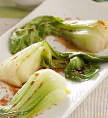 Pak choi al vapor con aliño de soja y sésamo
