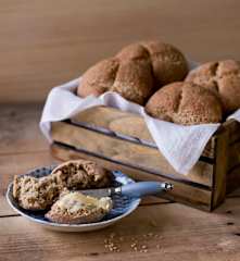 Pearl barley bread rolls