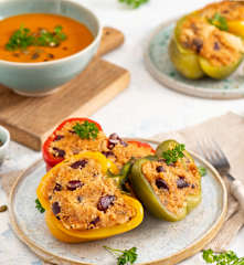 Zupa krem pomidorowo-cukiniowa i faszerowane papryki