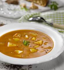 Kmínová polévka s bramborami