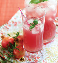 Jus de grenade au gingembre