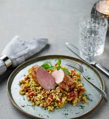 Schweinefilet auf Zucchini-Bulgur-Salat