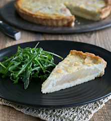 Τάρτα με αχλάδι και μπλε τυρί