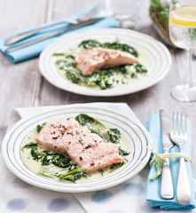 Łosoś na kremowym szpinaku